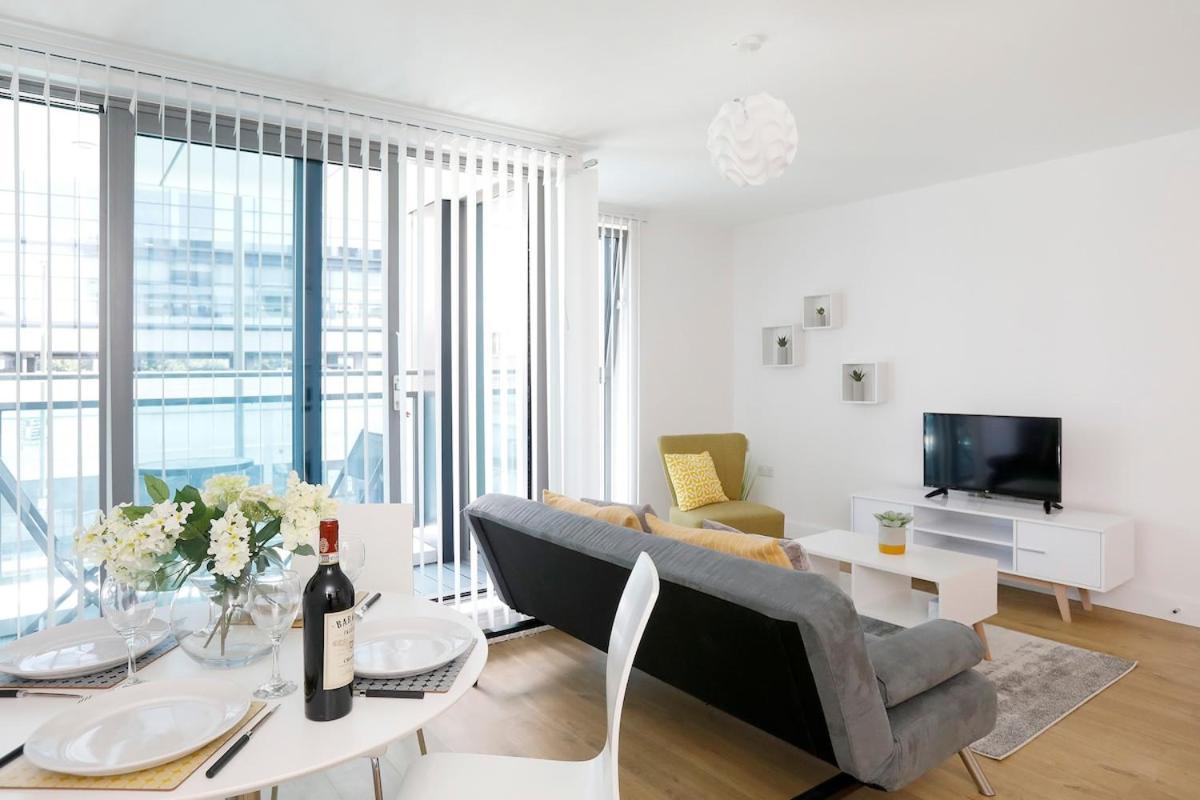 Redhill Queensgate - Modern 1 Bedroom Apartment Buitenkant foto